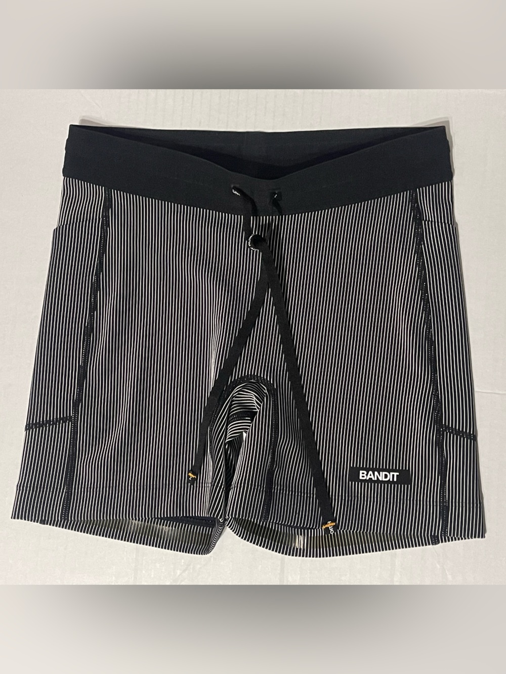 Bandit Running Striped Cadence 5” Shorts-Women’s XS-Black with Chalk-EUC